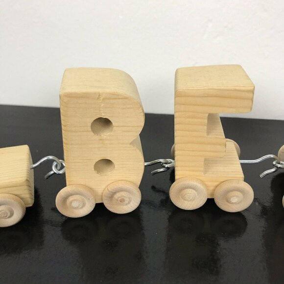 Vintage 80s Wooden Train Set Spells BECCA Rebecca 8 Pieces - Picture 4 of 11